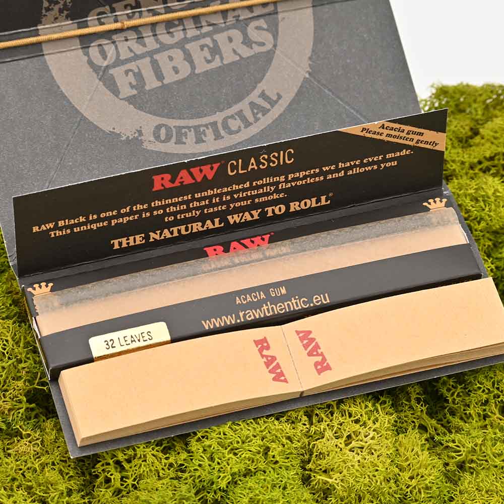 RAW Artesano Black Kingsize Slim Papers | mit Schale, Poker & Tips!