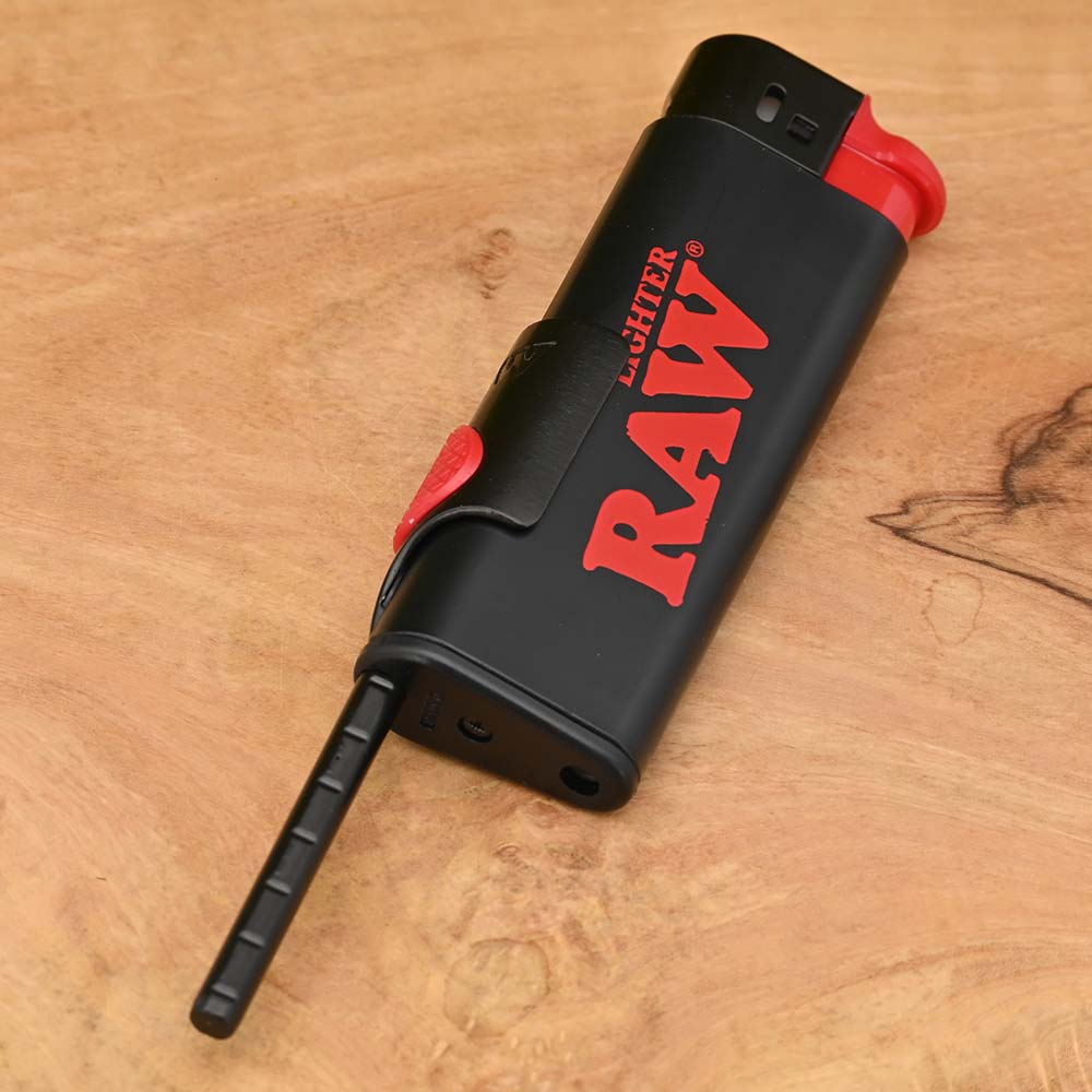 RAW Phoenix Feuerzeug - Mit Windschutz & Poker