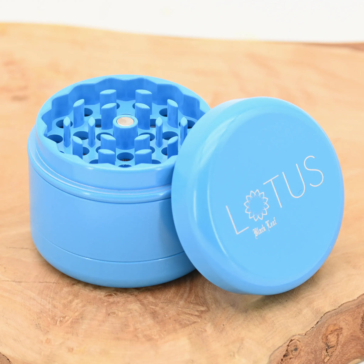 Black-Leaf-Lotus-Keramik-Grinder-Hellblau-Keramik-Grinder-Keramik-Kraeutermuehle-Cannabis-Grinder-Vertrauenswuerdiger-Headshop-Johnnys-Headshop
