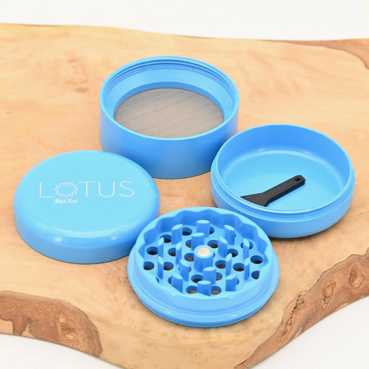 Black-Leaf-Lotus-Keramik-Grinder-Hellblau-Grinder-Grinder-4-teilig-Pollensieb-kaufen-Headshop-mit-diskretem-Versand-Johnnys-Headshop
