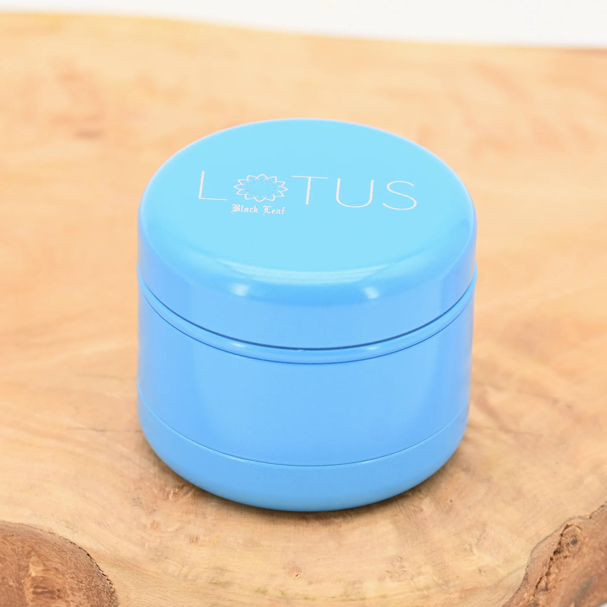 Black-Leaf-Lotus-Keramik-Grinder-Hellblau-Edelstahlsieb-Crusher-Weed-Grinder-Magnet-Muehle-Nr-1-Headshop-Deutschland-Johnnys-Headshop