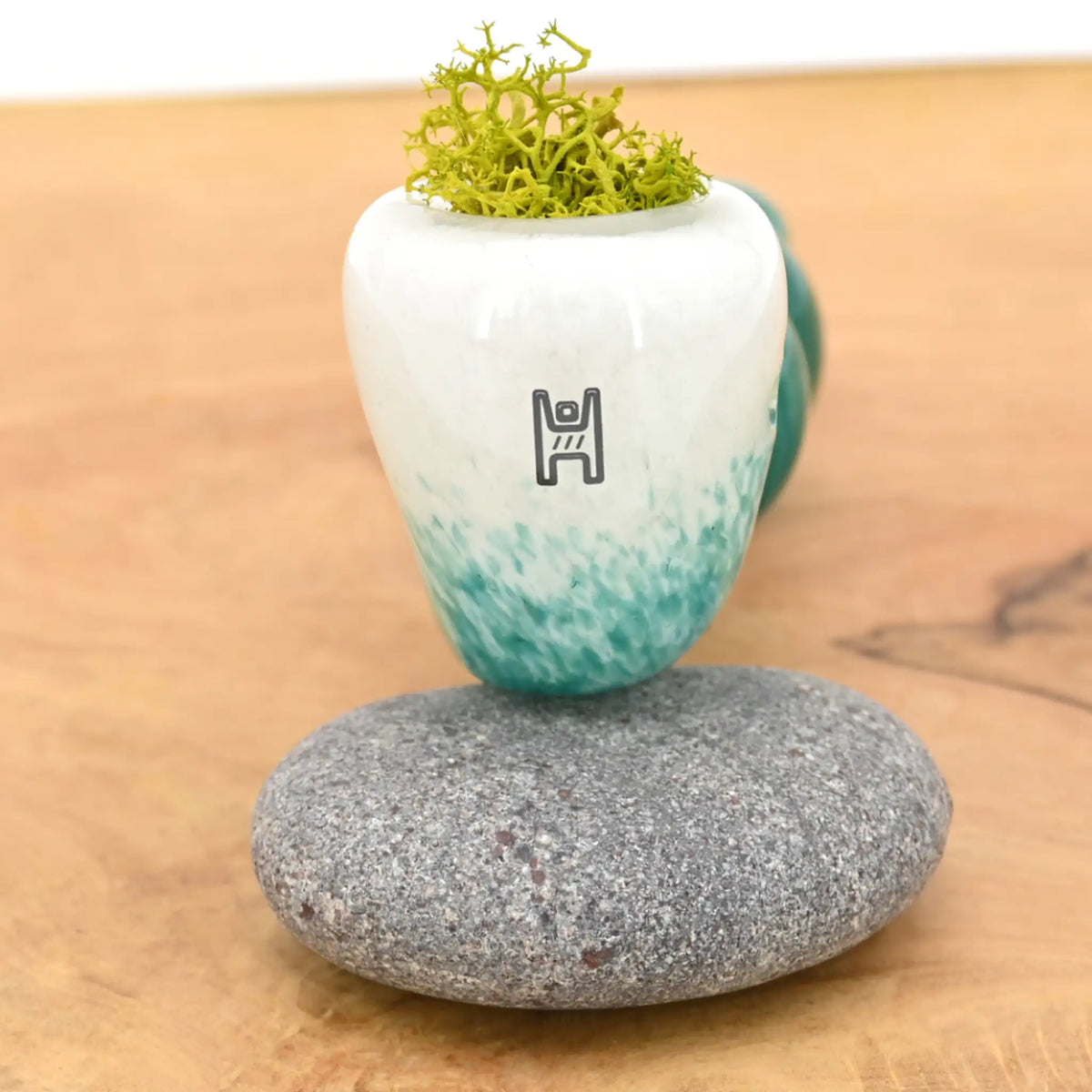 Human-Grade-Glaspfeife-Spirale-Purpfeife-mit-Kickloch-Glas-handgemacht-USA-Top-Headshop-fuer-Cannabis-Zubehoer-Johnnys-Headshop
