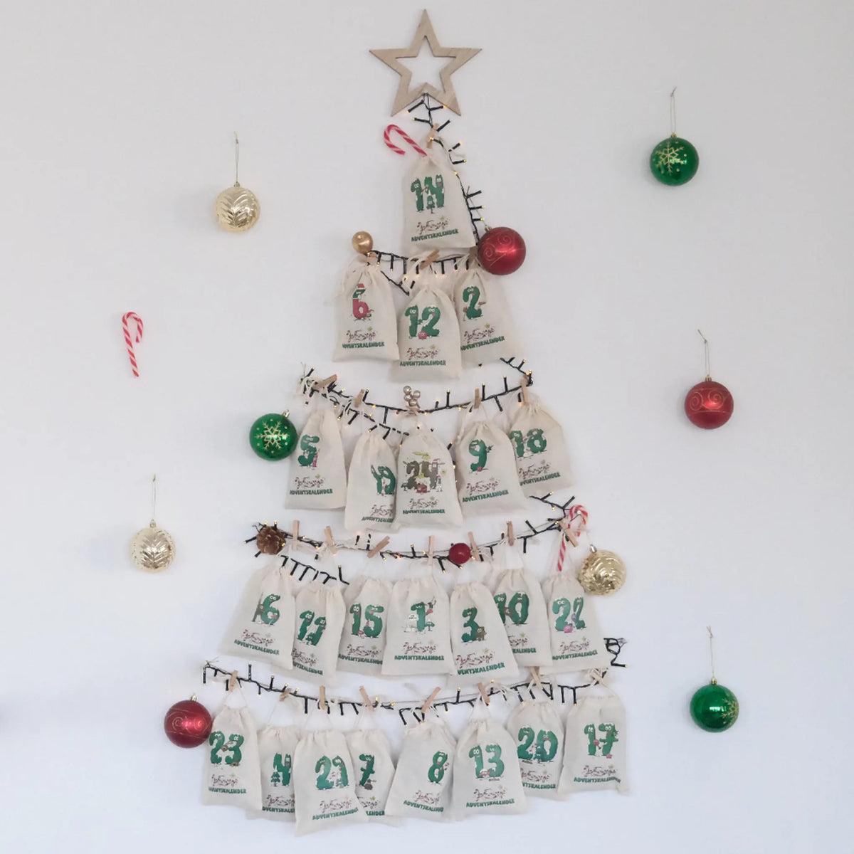 Johnnys-Premium-Adventskalender-420-Adventskalender-als-Tannenbaum-aufhaengen-Wanddeko-Idee-Headshop-mit-besten-preisen-Johnnys-Headshop