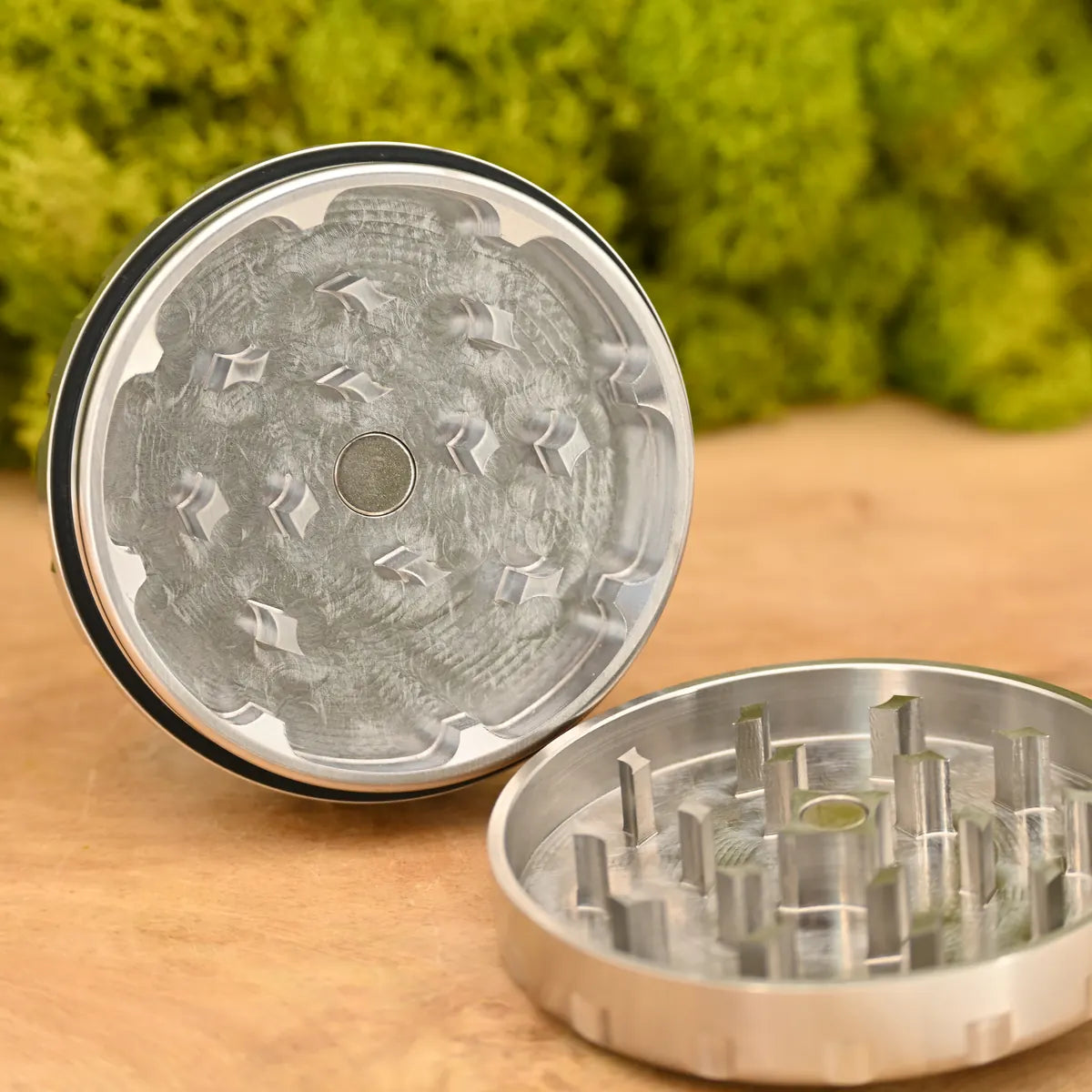 NV-Edelstahl-Grinder-V2-2-teilig-63mm-Edelstahl-Grinder-spuelmaschinenfest-Weed-Grinder-Headshop-Zubehoer-Top-Qualitaet-Johnnys-Headshop