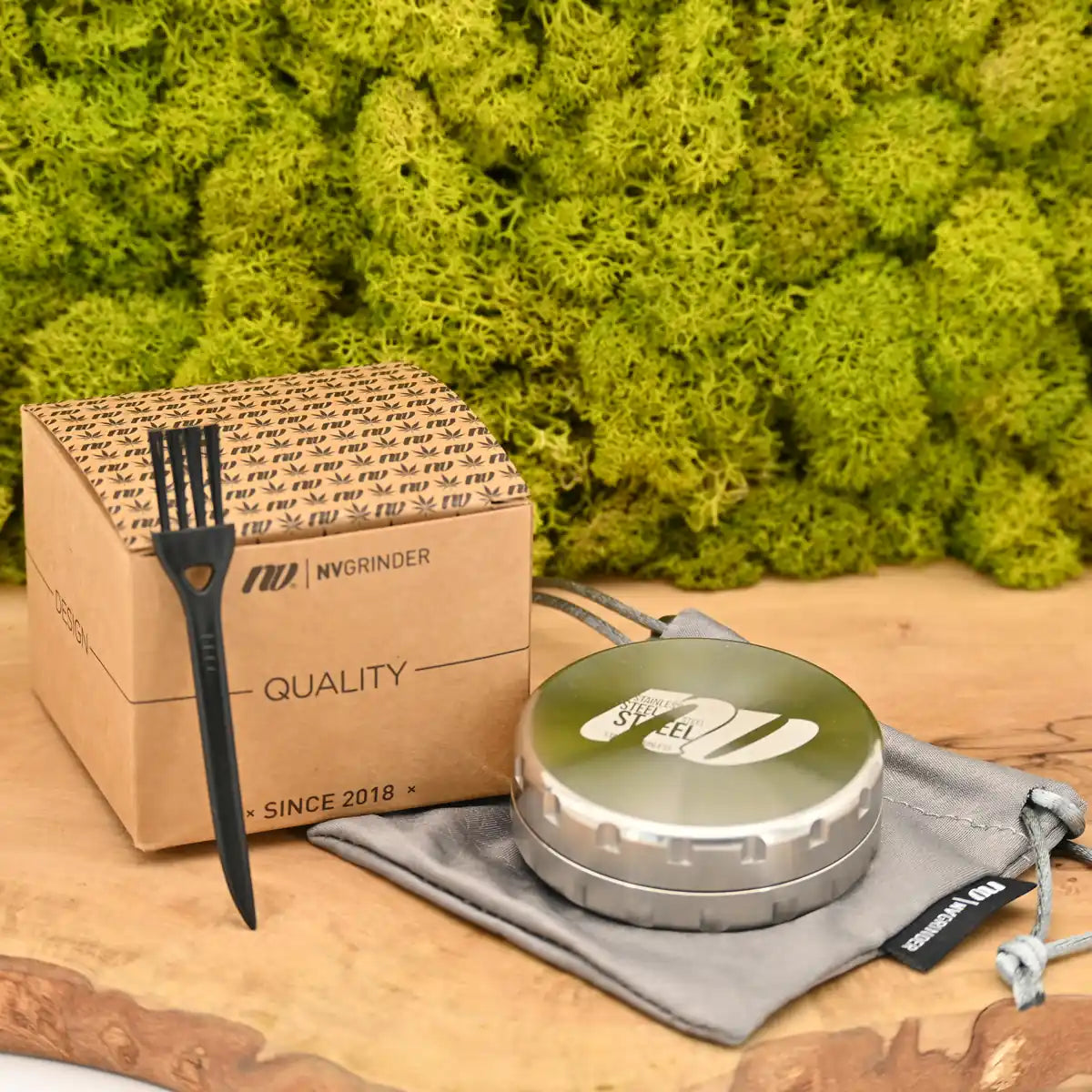 NV-Edelstahl-Grinder-V2-2-teilig-63mm-Edelstahl-Grinder-Grinder-Cannabis-Magnetverschluss-Nr-1-Headshop-Deutschland-Johnnys-Headshop