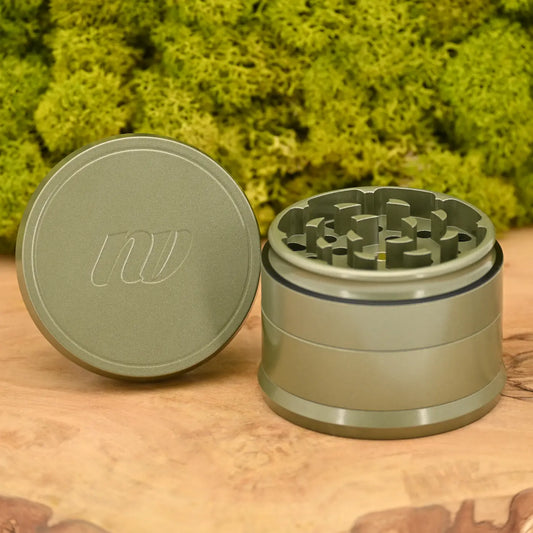 NV-Keramik-Grinder-V4-4-teilig-Navy-Gruen-63mm-Keramik-Grinder-Geschenk-NV-Grinder-Weed-Deutschlands-groesster-Headshop-Johnnys-Headshop