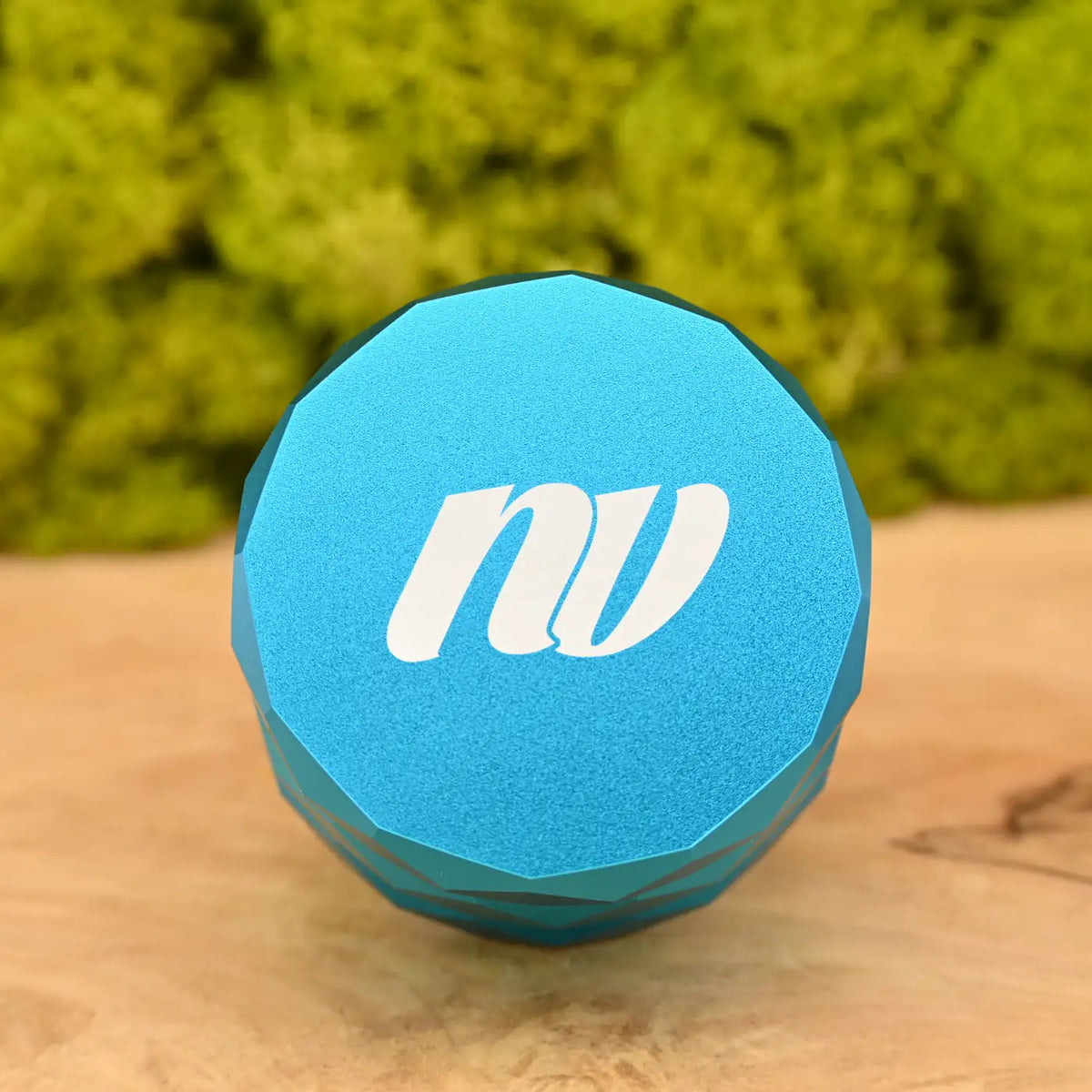 NV-Magnetic-Pyramid-Grinder-4-teilig-Sky-Blue-63mm-Pyramid-Grinder-Sky-Blue-Cannabis-Grinder-Headshop-mit-diskretem-Versand-Johnnys-Headshop