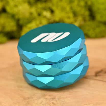 NV-Magnetic-Pyramid-Grinder-4-teilig-Sky-Blue-63mm-Magnet-Grinder-Pyramidenzaehne-Kief-Sieb-Online-Headshop-guenstig-kaufen-Johnnys-Headshop