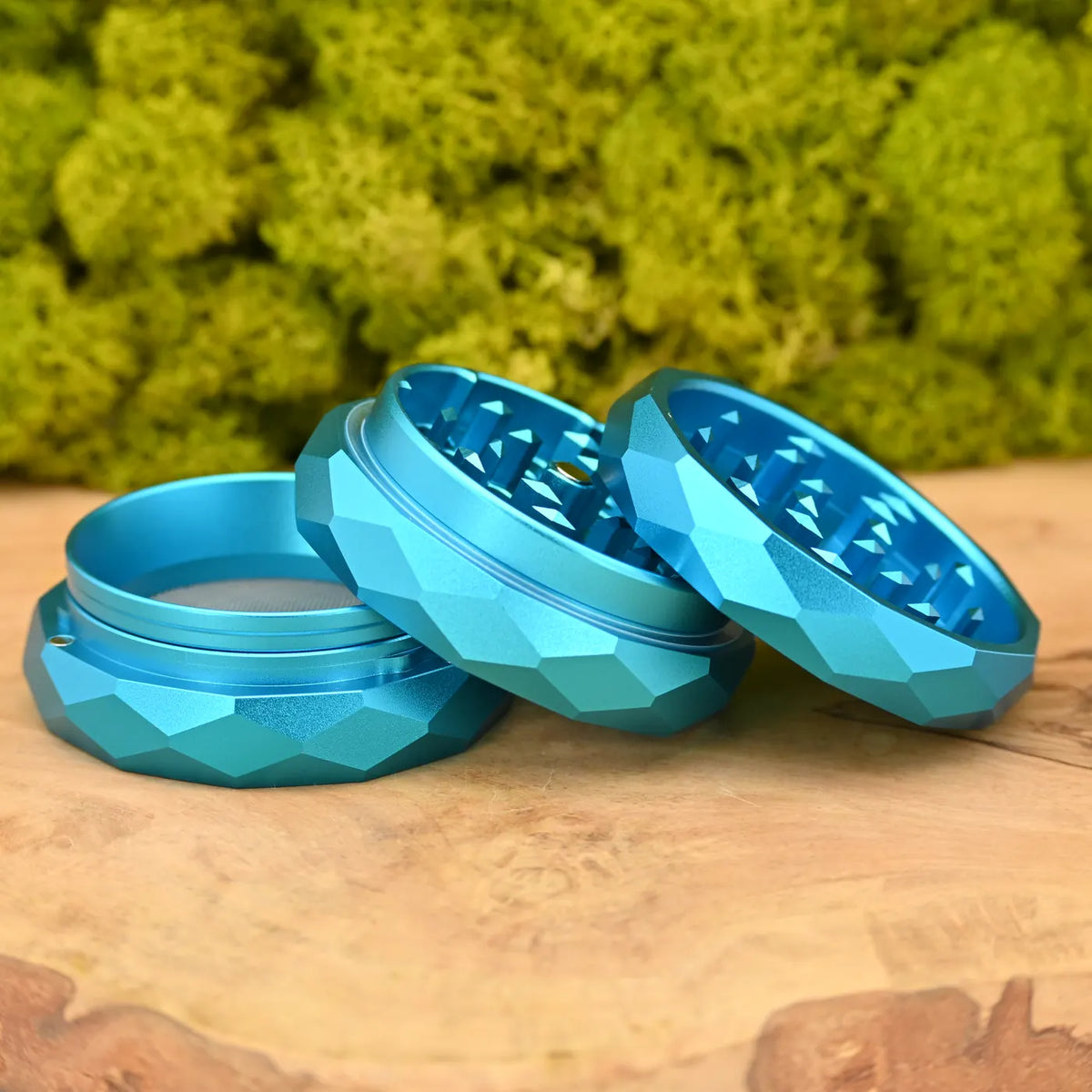 NV-Magnetic-Pyramid-Grinder-4-teilig-Sky-Blue-63mm-Grinder-63mm-Alu-Kief-Sieb-Magnet-Grinder-Deutschlands-beliebtester-Headshop-Johnnys-Headshop