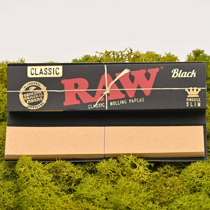 RAW Black Connoisseur Kingsize Slim Papers + Tips