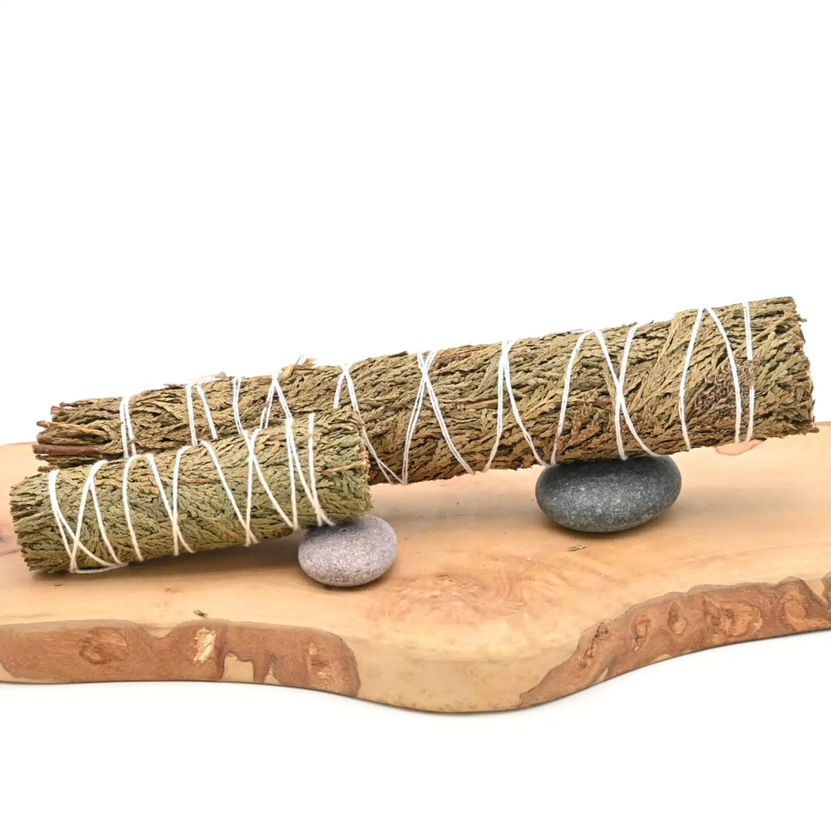 Raeucherbuendel-Zeder-gross-75g-Waldduft-Raeuchern-reinigen-Kraeuterbuendel-Smudge-Bundle-Dein-Headshop-fuer-Gras-Zubehoer-Johnnys-Headshop