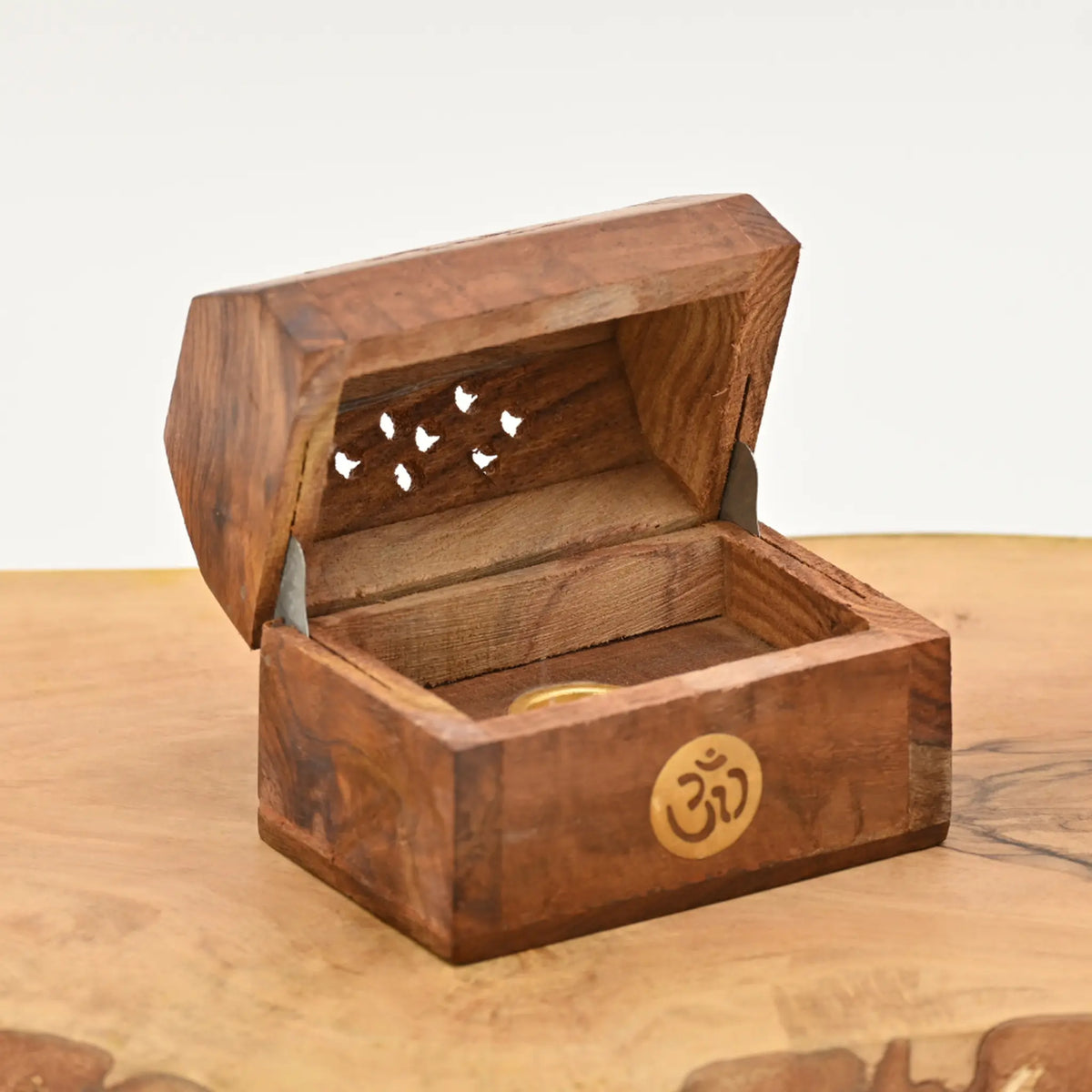 holz_box_8cm_om_symbol_metalleinlage_raeucherkegel_halter_zubehoer_kaufen_headshop_Johnnys_Headshop