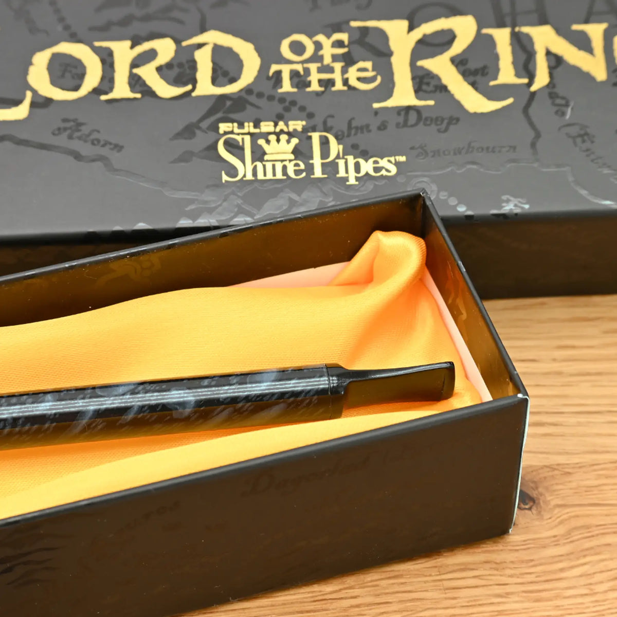 Shire-Pipes-Riders-of-Rohan-Tabakpfeife-Herr-der-Ringe-Holzpfeife-kaufen-Headshop-mit-guenstigen-Preisen-Johnnys-Headshop