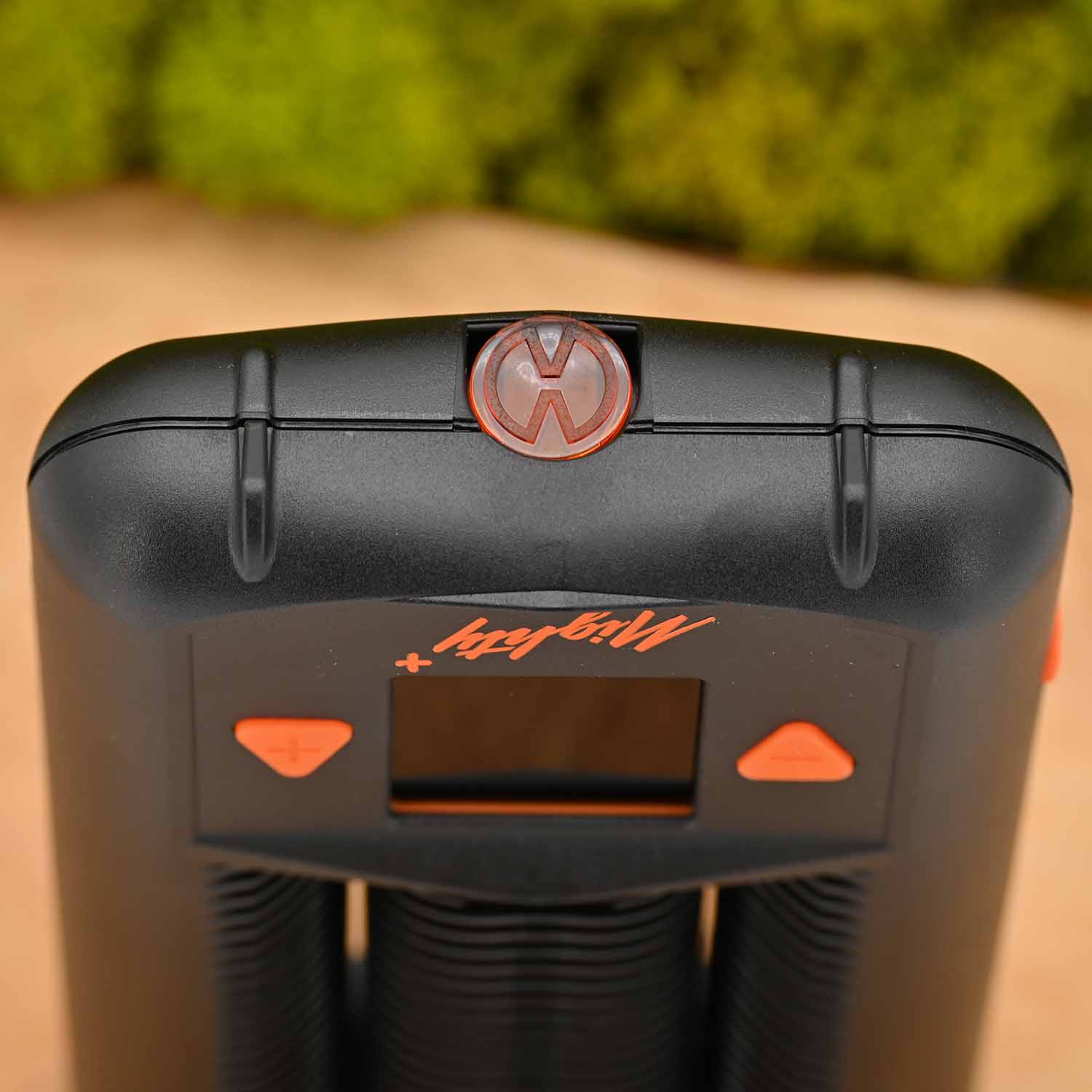 storz_bickel_mighty_plus_unterseite_tragbarer_vaporizer_verdampfer_cannabis_kraeuter_kaufen_headshop_Johnnys_Headshop